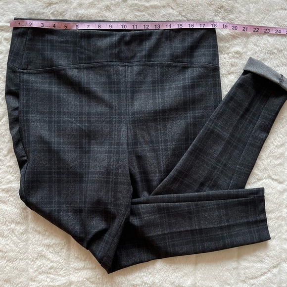 Smooth Checkered Leggings - Picture 3 of 4